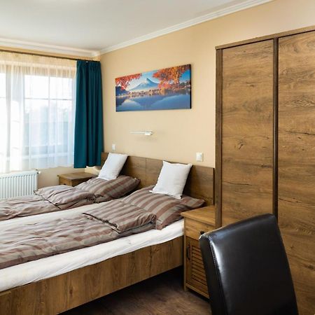 Oereghegyi Bika Panzio Bed & Breakfast Szekesfehervar Exterior photo