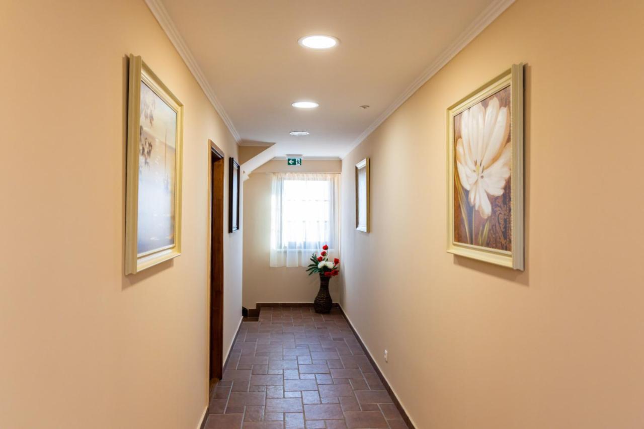 Oereghegyi Bika Panzio Bed & Breakfast Szekesfehervar Exterior photo