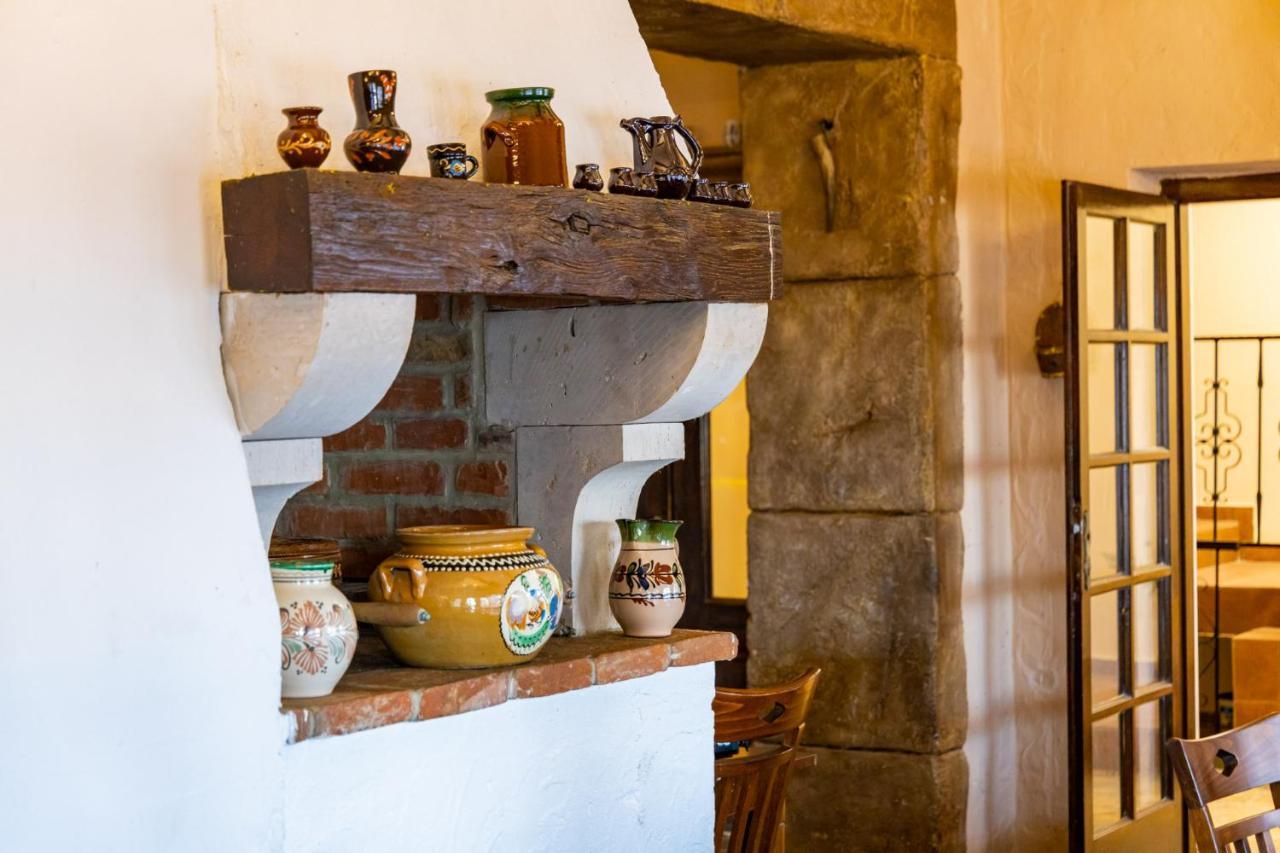 Oereghegyi Bika Panzio Bed & Breakfast Szekesfehervar Exterior photo