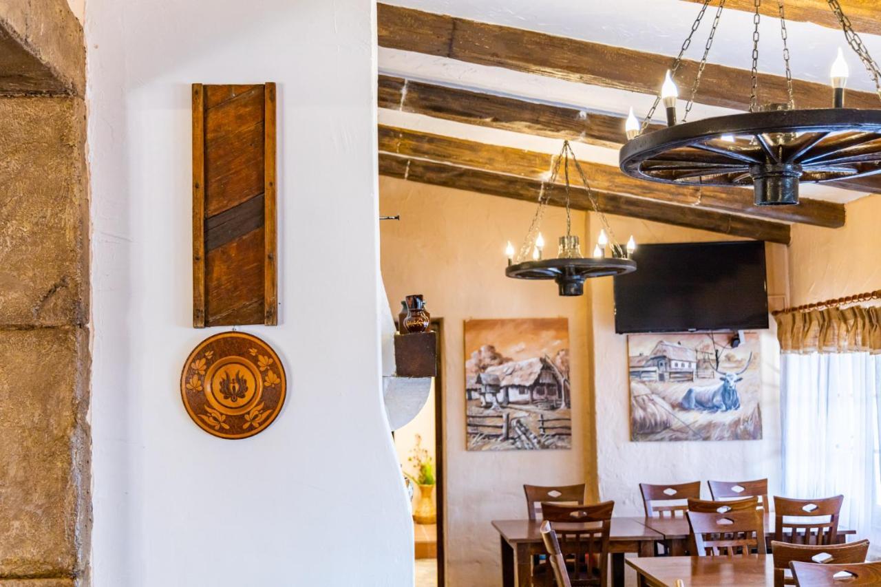 Oereghegyi Bika Panzio Bed & Breakfast Szekesfehervar Exterior photo