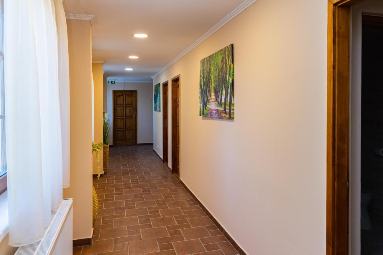 Oereghegyi Bika Panzio Bed & Breakfast Szekesfehervar Exterior photo